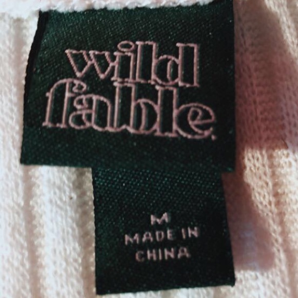 White Blouse 💫 - Picture 5 of 5